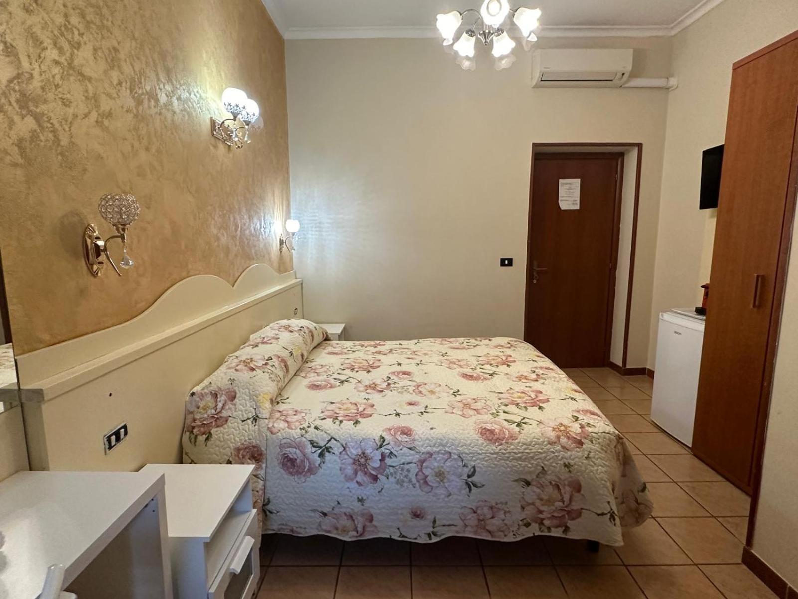 Near Termini Station Hotel Roma Ngoại thất bức ảnh