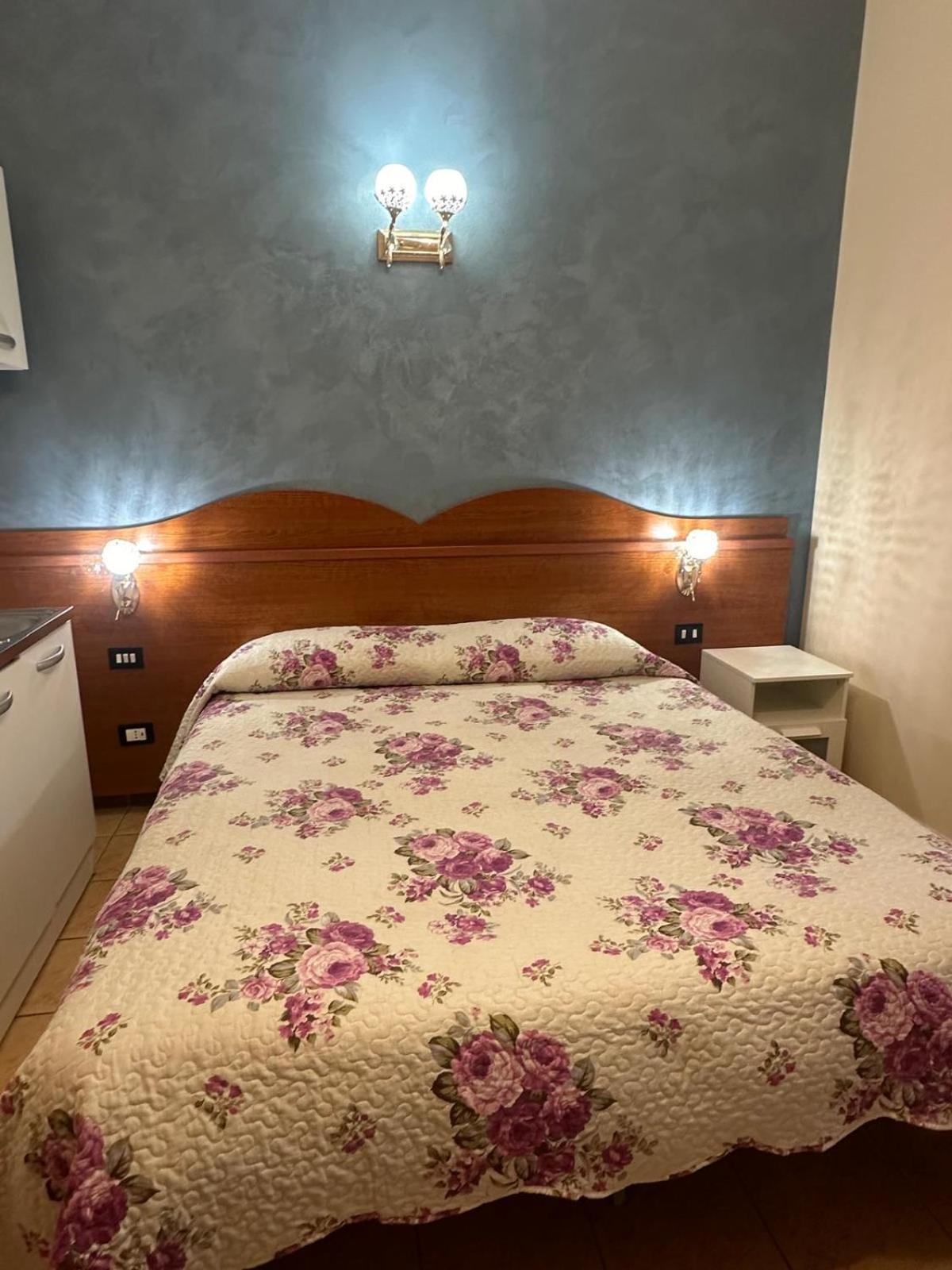 Near Termini Station Hotel Roma Ngoại thất bức ảnh