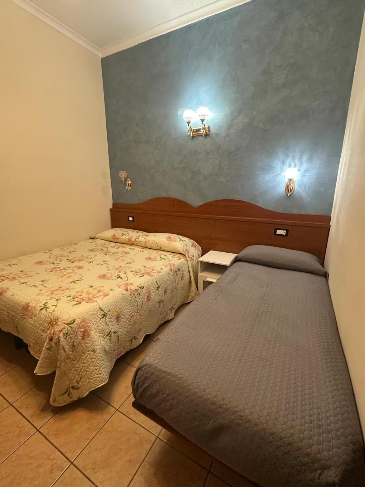 Near Termini Station Hotel Roma Ngoại thất bức ảnh