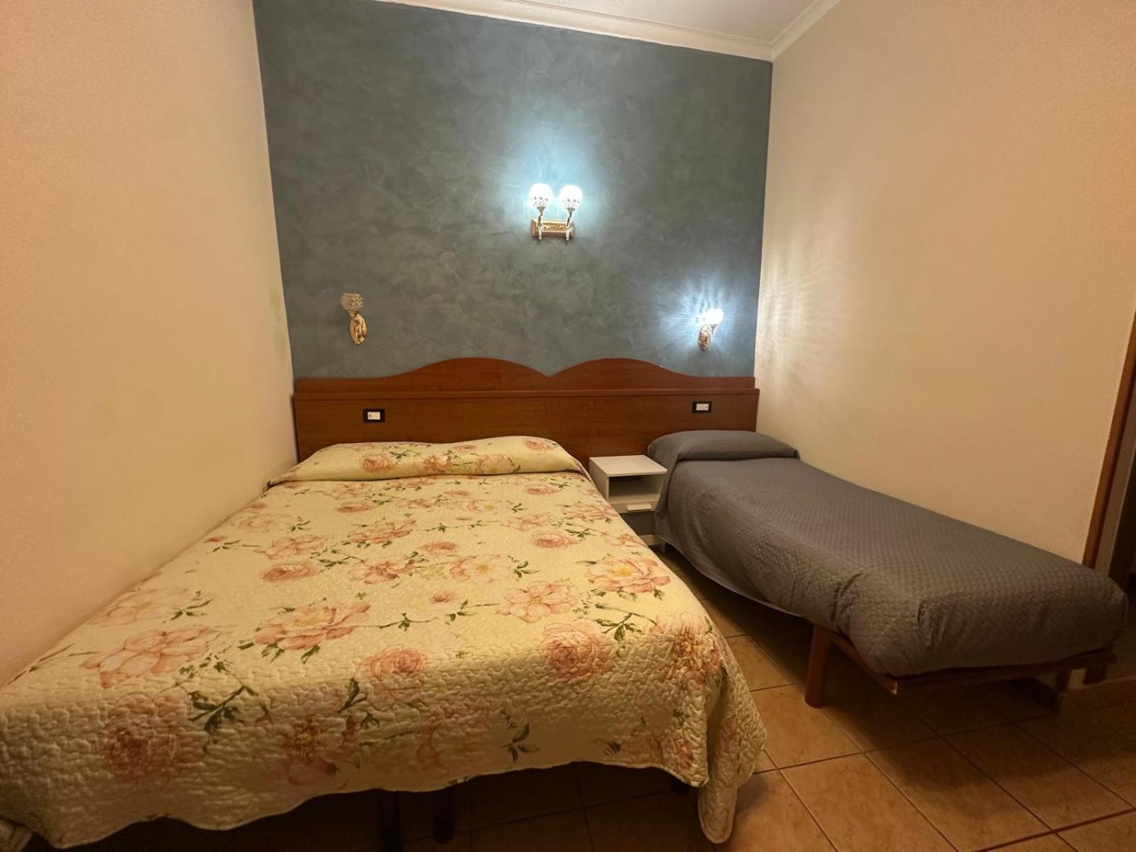 Near Termini Station Hotel Roma Ngoại thất bức ảnh