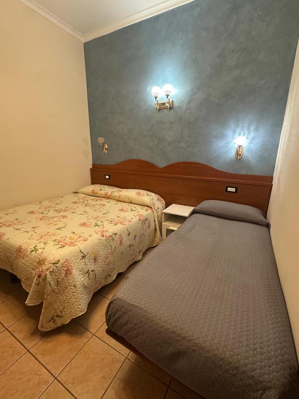 Near Termini Station Hotel Roma Ngoại thất bức ảnh