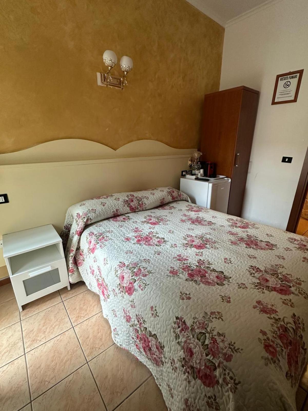 Near Termini Station Hotel Roma Ngoại thất bức ảnh