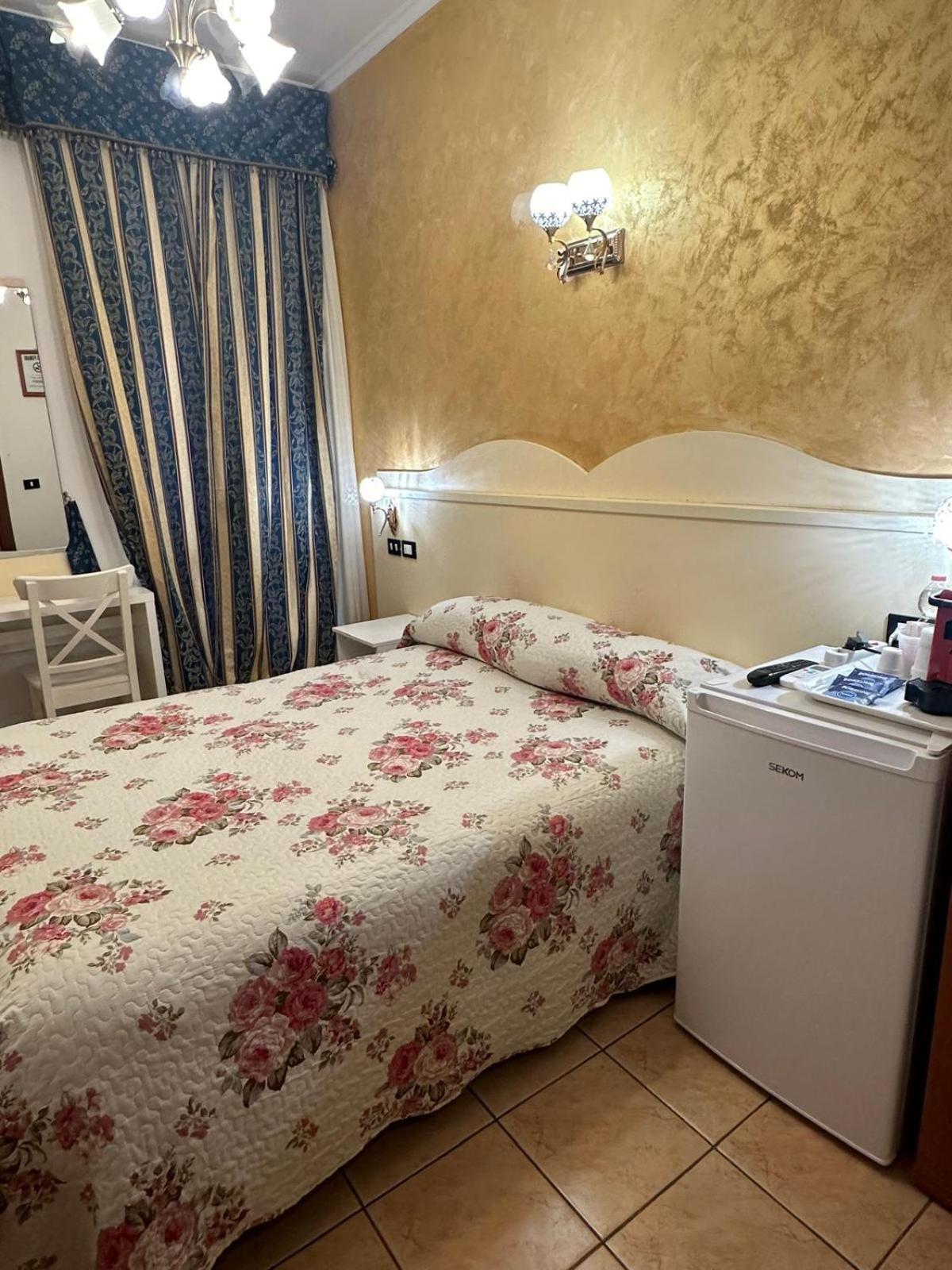 Near Termini Station Hotel Roma Ngoại thất bức ảnh